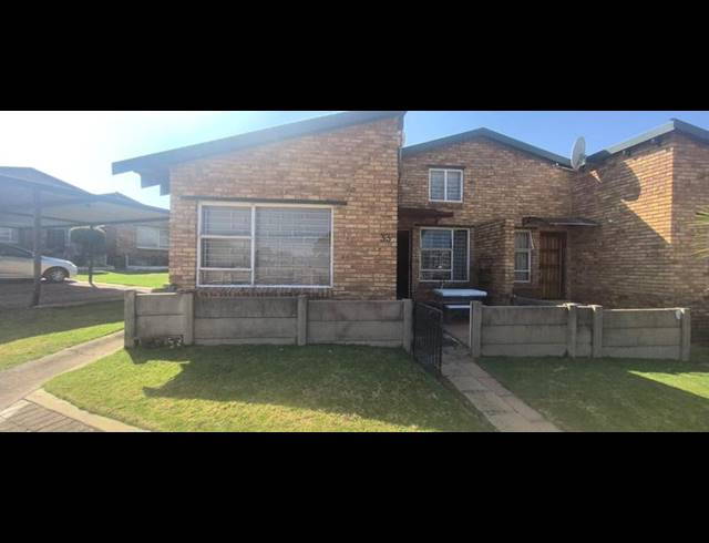 2 BEDROOM TOWNHOUSE FOR SALE IN MINDALORE